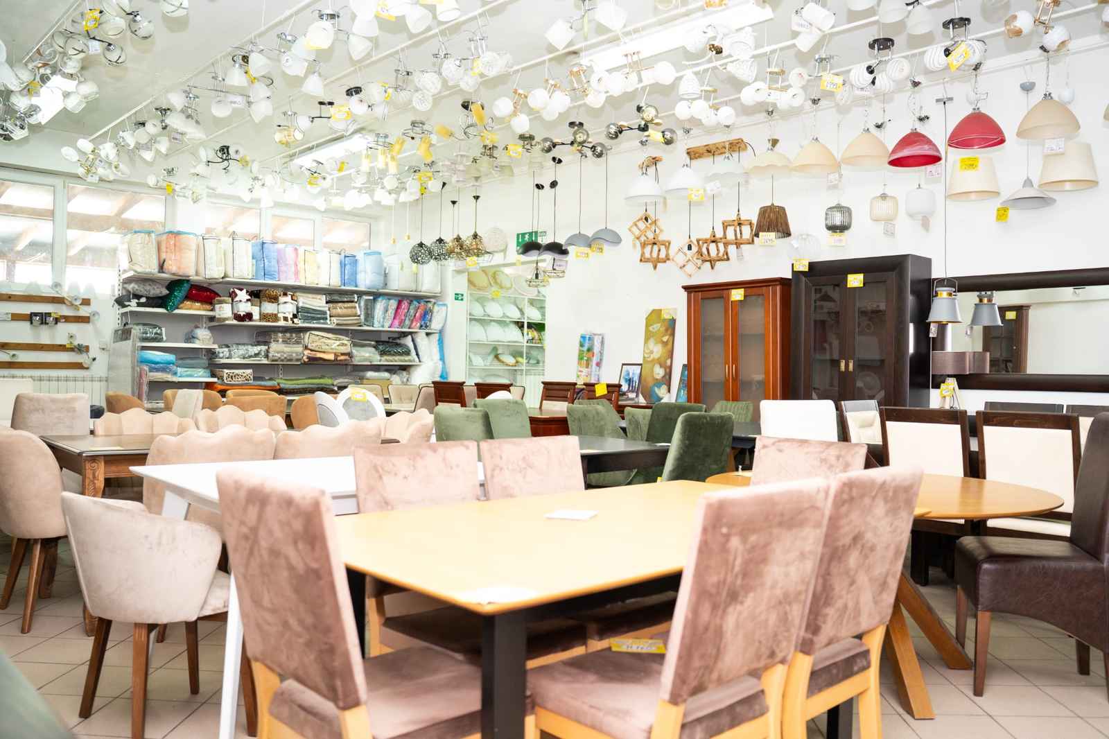 robna kuca mmp stanojcic trpezarijski stolovi